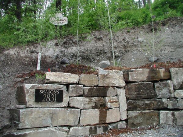 Castle Rock Retaining Block Small Drystack - Image 5